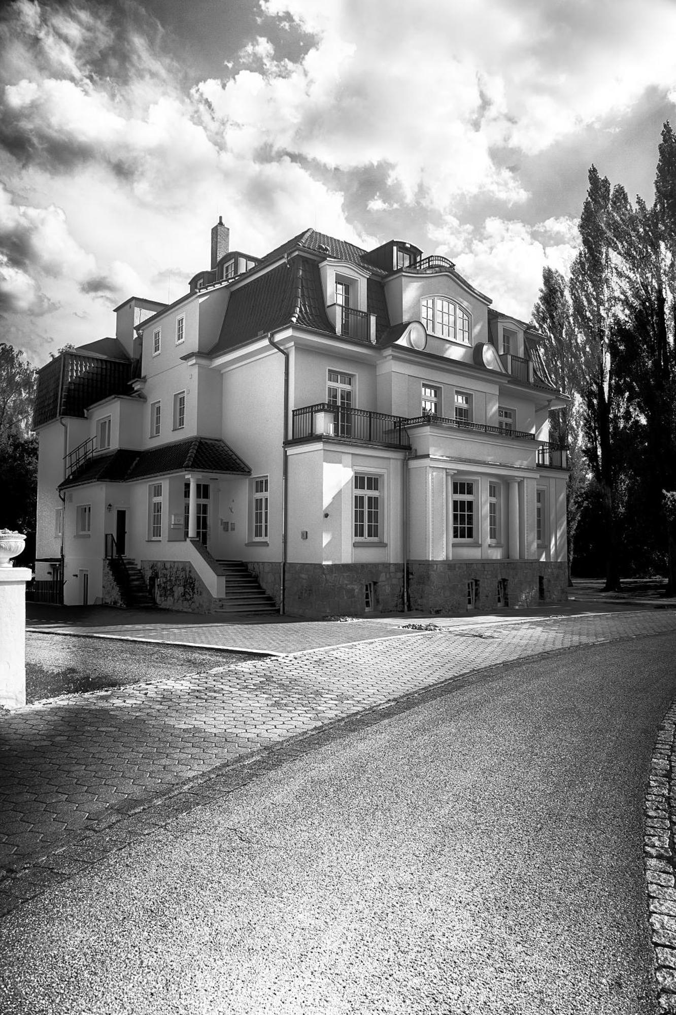 Hotel Dirks Am Schloss バート・ピルモント エクステリア 写真